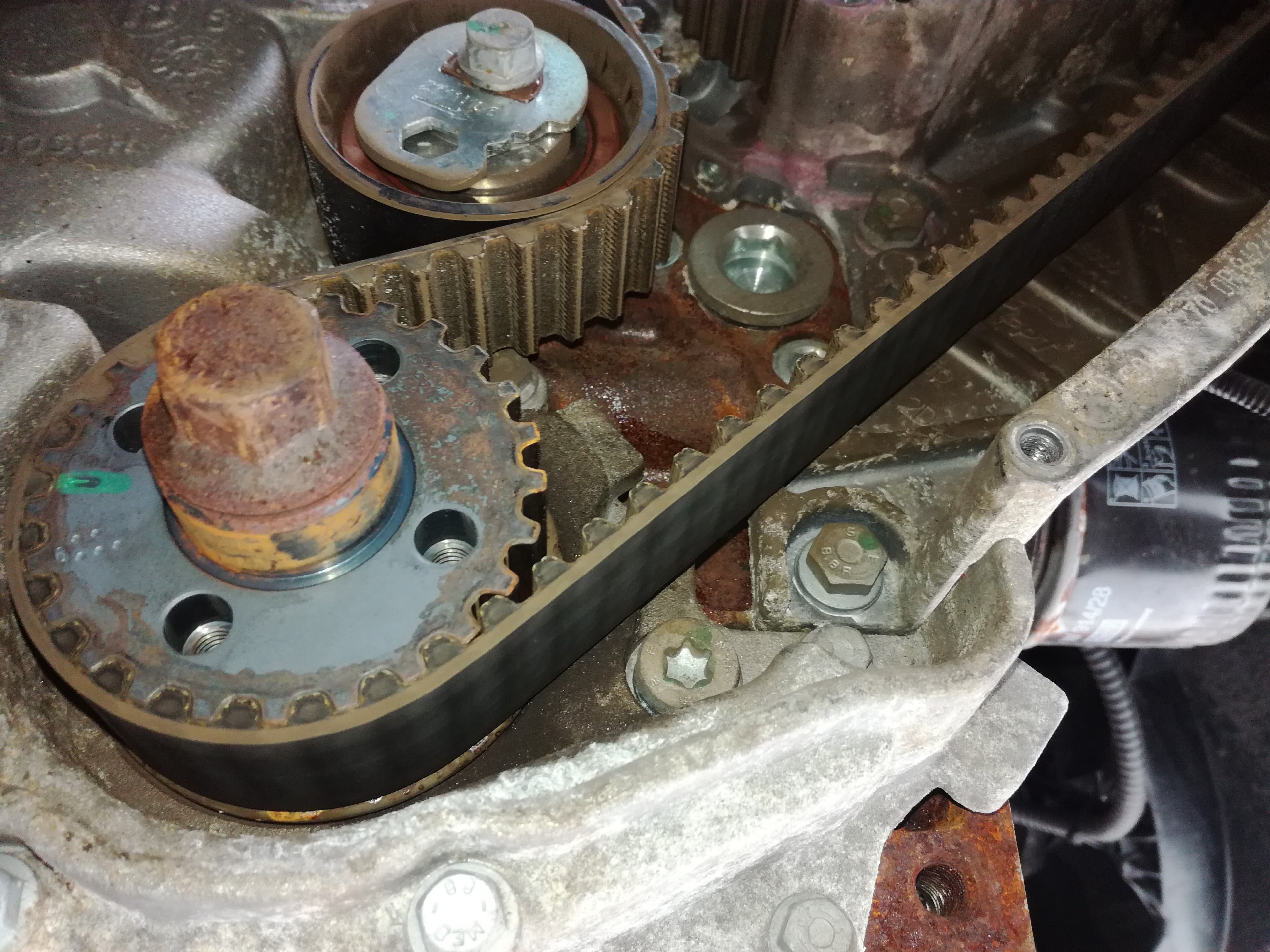 Auton jakohihnan vaihto: Tärkeitä tietoja ja aikarajoja